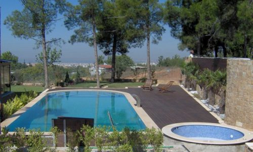 εξωτερική πισίνα και σπα