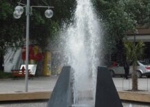 δημόσιο συντριβάνι με μπεκ αφρου