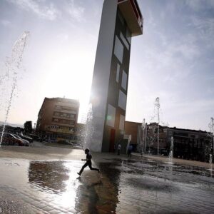 υποδαπεδιο σιντριβανι σε δημοσια πλατεια